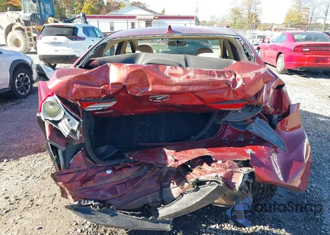 2013 Hyundai Elantra Gls z USA, uszkodzony, nr VIN 5NPDH4AE0DH406624